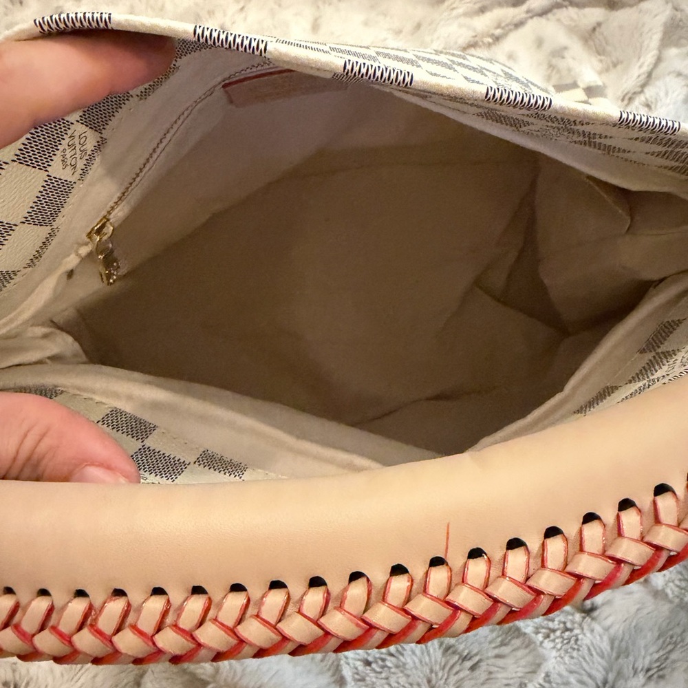 COPY: Louis Vuitton Checkered Shoulder Bag - Cream and Gray - Picture 4 of 5